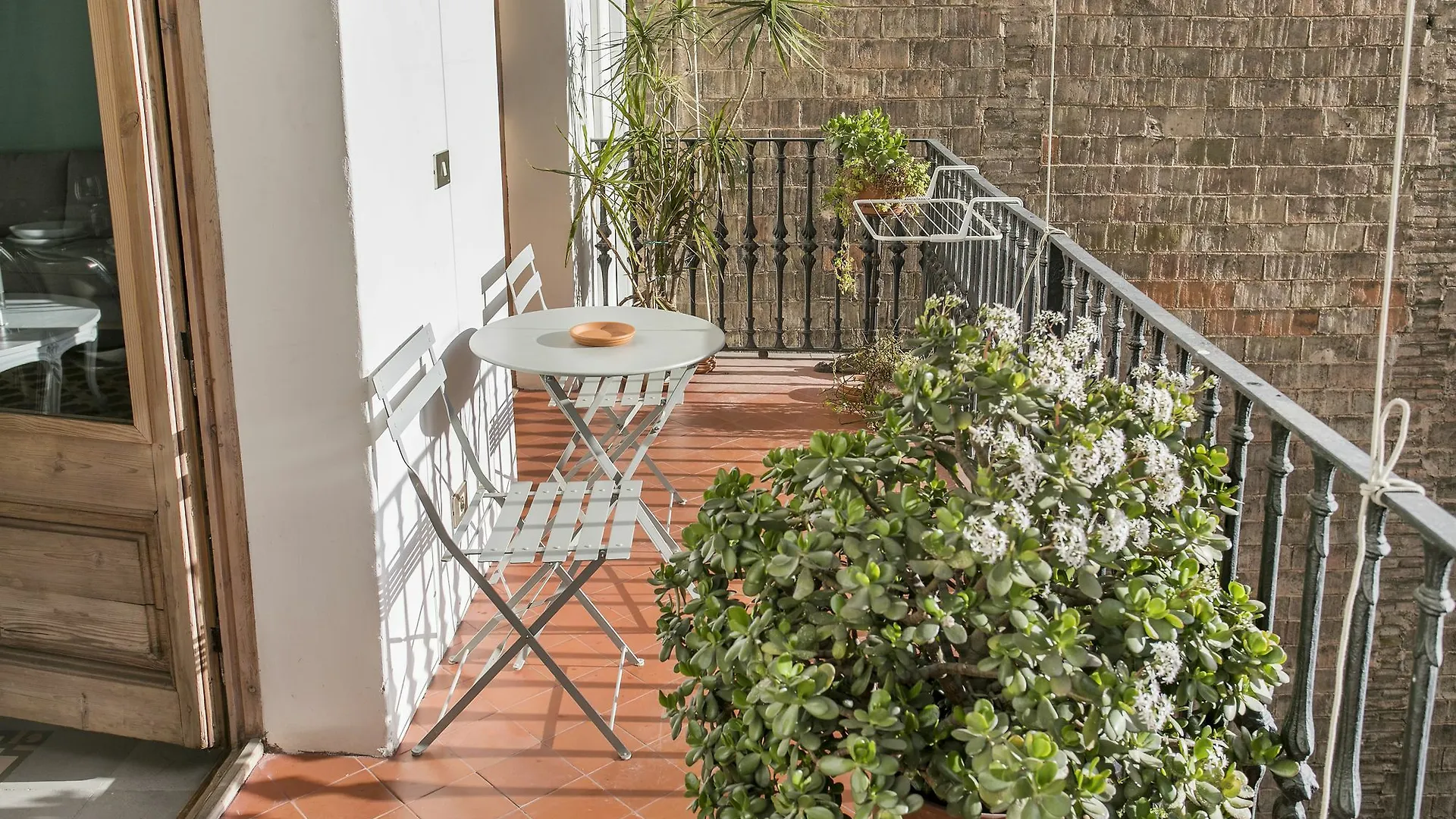 Spacious And Luminous Flat With Balcony Barcelona